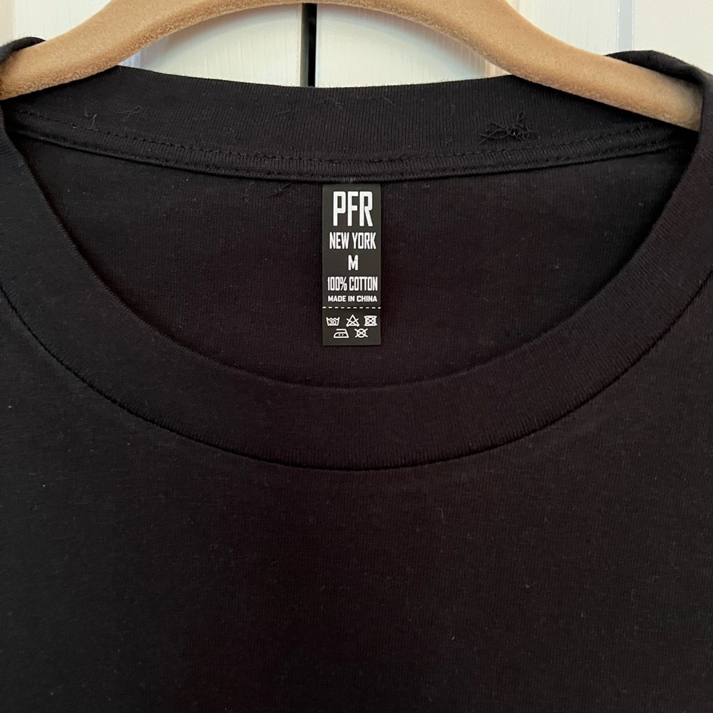 Black Graphic Tee "Pearls are always appropriate." Jackie Kennedy - Picture 5 of 6